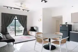 NEW The Sun 3Bedrooms 10pax 2CP, Georgetown