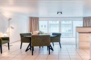 Studio with sea and harbor views, Blankenberge
