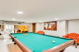 Walk to UK Campus Charming Home with Patio!, Lexington