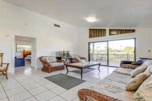 Half Mi to Marina Apt with Pool Access in Apartments, Key Largo