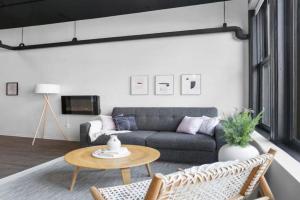 Trendy and Spacious Suite Walk to Riverfront Park Apartments, Spokane
