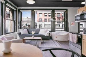 Urban SoHo Suite in the Heart of Downtown Apartments, Spokane