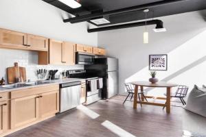 Designer Loft Downtown with WiFi 210 Apartments, Spokane