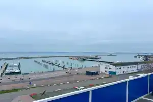 FeWo im Hang direkt am Hafen, 4 beds, 107m2 Apartments, Sassnitz