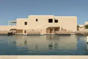 The Key Hotel, Mikri Vigla