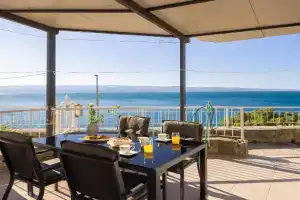 Anamarie Beachfront Apartments, Omis