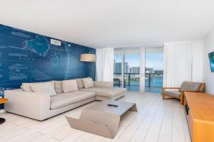 Luxury 2BR-2BA Condo on 30th Floor with Epic Views Apartments, Hollywood