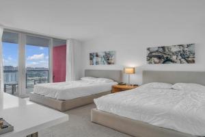 Stunning 30th-Floor Studio at Beachwalk Resort, Hollywood