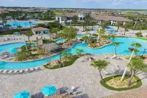 Luxury 4 Bedroom 3 bathroom pool Home 258, Davenport