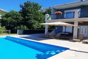 Villa Lotte, Solin