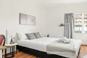 Double Room in - Next to the Station - Shared Bathroom, Sydney