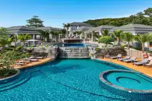 AZ Sunrise Resort & Fitness Club, Layan Beach