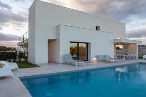 ISULATRAVEL - Villa Nerissa, Pozzallo