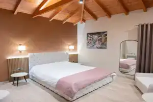 Moonlight Serenade Mini-hotel, Corce