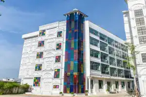 Bear & Bird Hotel โรงแรม แบร์ แอนด์ เบิร์ด, Surat Thani City