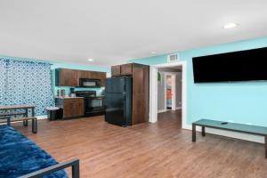 Chic 1BR Stay with King Bed and Free Park Apartments, Houston