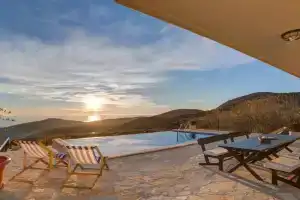 Villa Jelena with private pool - Lapcici, Budva