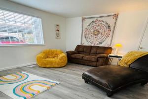 Phoebe's Place - A Friends' Inspired Escape Guest house, Boise