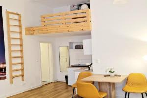 Green Apartment KM2 XL Studio with terrace, Berlin