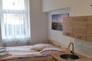 Green Apartment KM4 Studio with terrace, Berlin