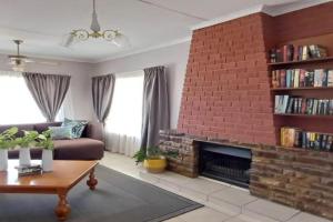 Pangolin Overnight Self-catering Accommodation cc Guest house, Windhoek