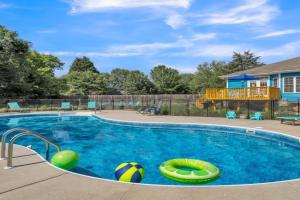 Heated Pool l Indoor Jacuzzi Tubs I Arcade l Outdoor Hot Tub Guest house, Winston-Salem
