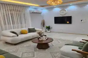 شقق مفروشة 3 غرف نوم حديثة وواسعة - Modern 3-bedroom furnished apartments, 6th of October City