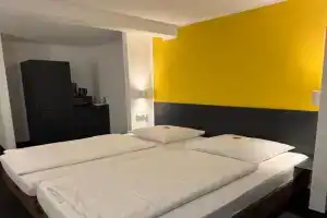 Hotel U Mülheim Free Parking Highspeed WiFi, Mulheim an der Ruhr