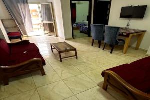 شقة 3 غرف مكيفة تري البحر بالبوسيت - Air conditioned 3br apartment with sea view, Marsa Matruh