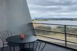 Boutique Stay - Balcony - Desk Apartments, Canberra