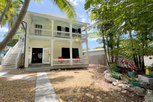 Tropical Hideaway Tropical Village, Key West