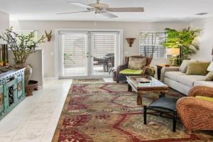 Duval Square Retreat Apartments, Key West
