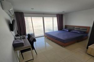 Huskies and Company Guest house, Pattaya