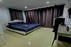 Huskies and Company Guest house, Pattaya