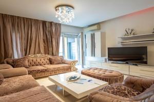 Tirent Apartment-Spacious 2-Bedroom Stay in Delijorgji, Tirana