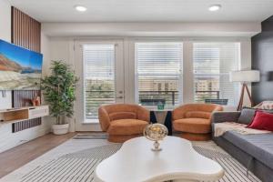 Stylish 1BR w Parking, Near Temple Square & Delta Center Apartments, Salt Lake City