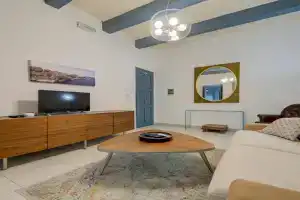 Cozy 3rd-Floor Valletta Apartment by the Seafront by 360 Estates, Sliema