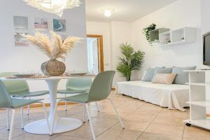 GREENMARE Mare a 100 m, 2 balconi e parcheggio gratuito Apartments, Riccione