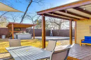 Sauna, Hot Tub and Cold Plunge Home! Guest house, Oklahoma City