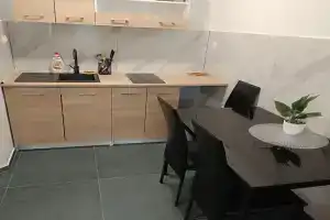 4 Barát apartman, Morahalom