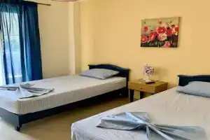 Nikol Apartments 2, Olympiaki Akti