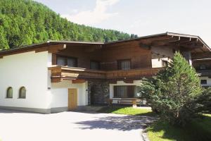 Sahra Guest house, Tux