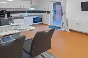 Gemütliches Apartment mit Küche und Terrasse, Emden