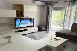 Beexar Apartment, Golem