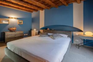 Happy Days - City - by Host4U - Apartments, Pavia