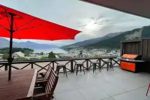 Habeke Bothy - epic views - 700mtrs to town Guest house, Queenstown