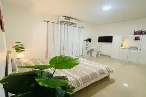 NAZ Properties Apartments, Abu Dhabi City