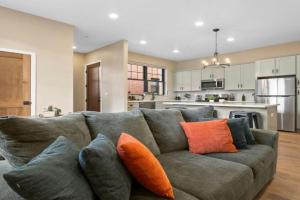 Luxury Living Modern Midtown Ensuite Baths Patio Apartments, Reno