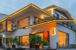 Guilin MeetSu Scenic Lake Boutique Hotel-Near Reed Flute Cave-Free Pickup For 3-Night, Guilin
