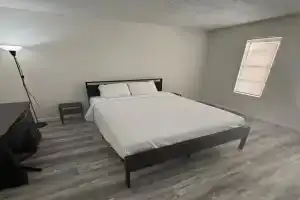 2 or 3 Bedroom Extended Stay Walk to Strip MGM Casino Shop Club, Las Vegas